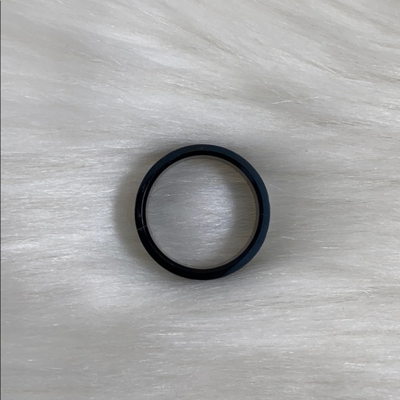 Black ring with design, size 8.5 - Picture 5 of 5